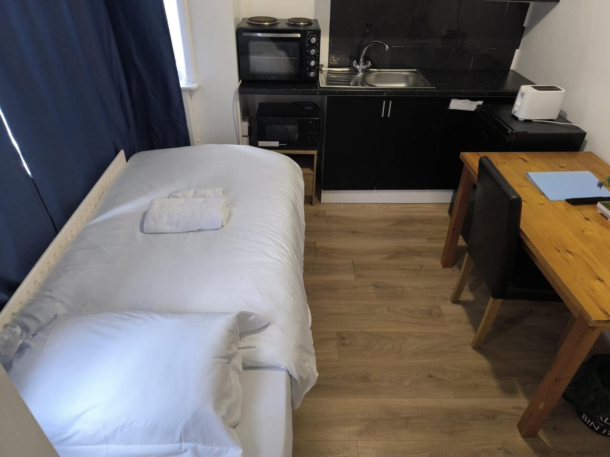 Pinnacle Hotel & Suites Formerly Jean Martyn Hotel Near Central Blackpool, Near Beach & Attractions, Blackpool